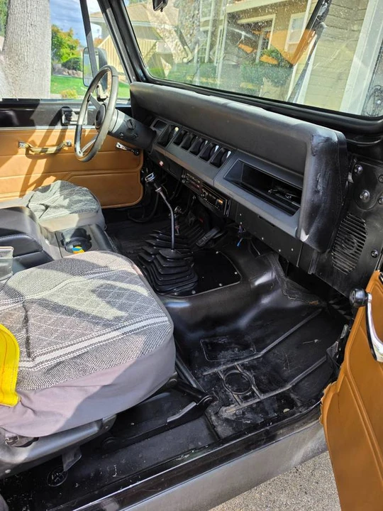 1993 Jeep YJ Wrangler - Image 6 of 12