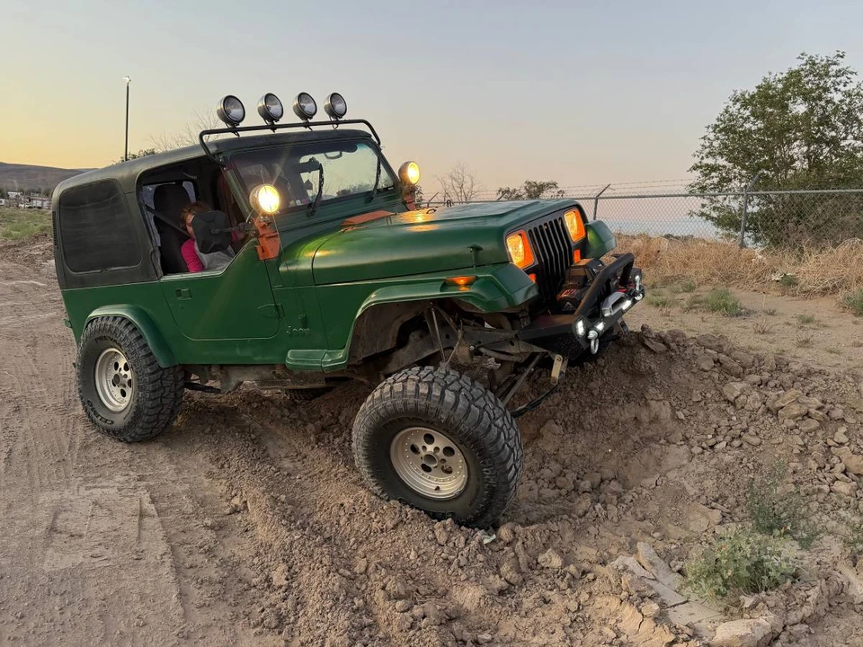 1993 Jeep YJ Wrangler - Image 7 of 9