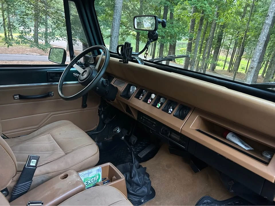 1993 Jeep YJ Wrangler - Image 8 of 10