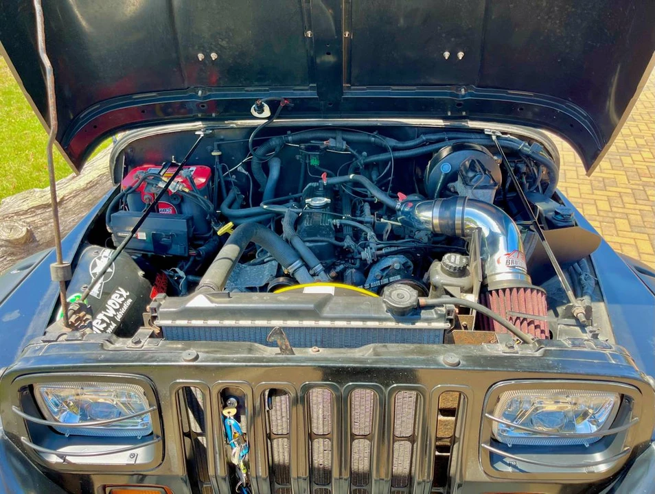 1993 Jeep YJ Wrangler - Image 6 of 10