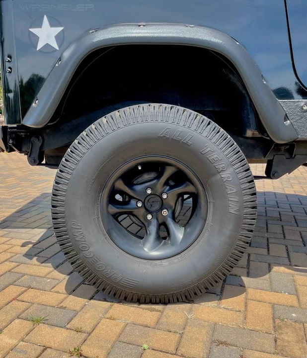 1993 Jeep YJ Wrangler - Image 9 of 10