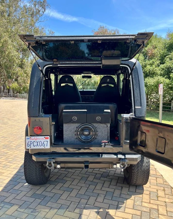 1993 Jeep YJ Wrangler - Image 5 of 10