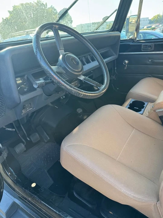 1993 Jeep YJ Wrangler - Image 6 of 10