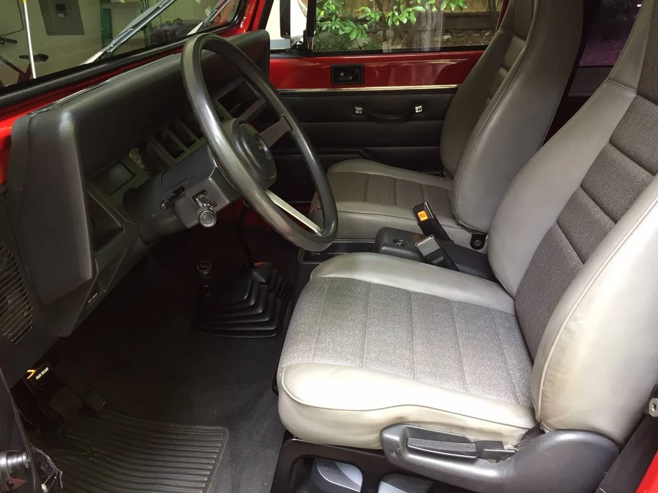 1993 Jeep YJ Wrangler - Image 10 of 19