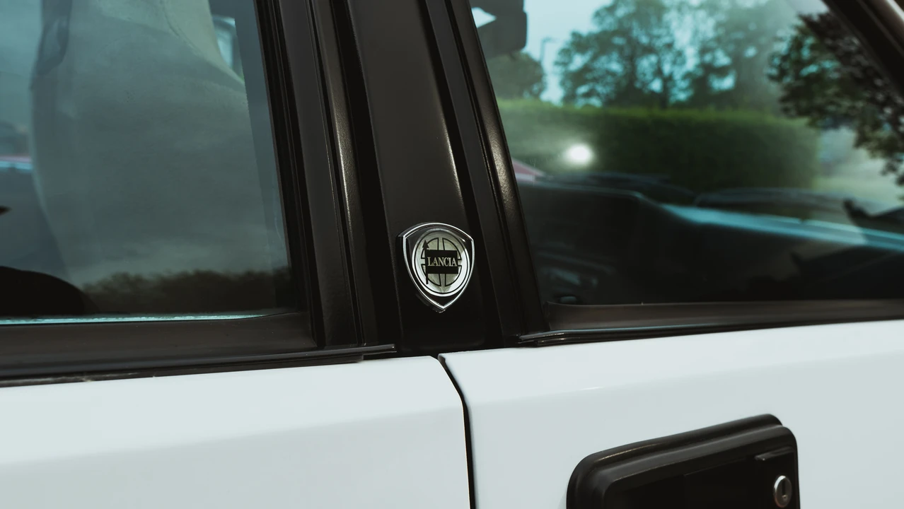 1994 Lancia Delta 1st Gen - Image 26 of 31