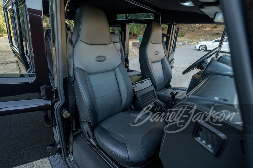 1993 Land Rover Defender 110 - Image 17 of 26