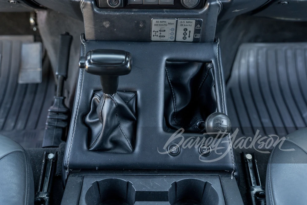 1993 Land Rover Defender 110 - Image 19 of 26