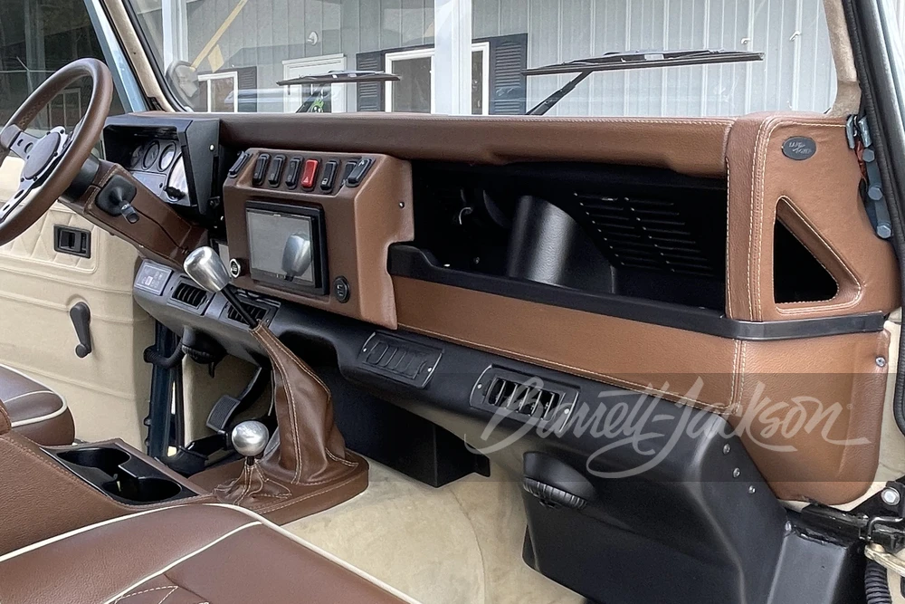 1993 Land Rover Defender 130 - Image 6 of 13