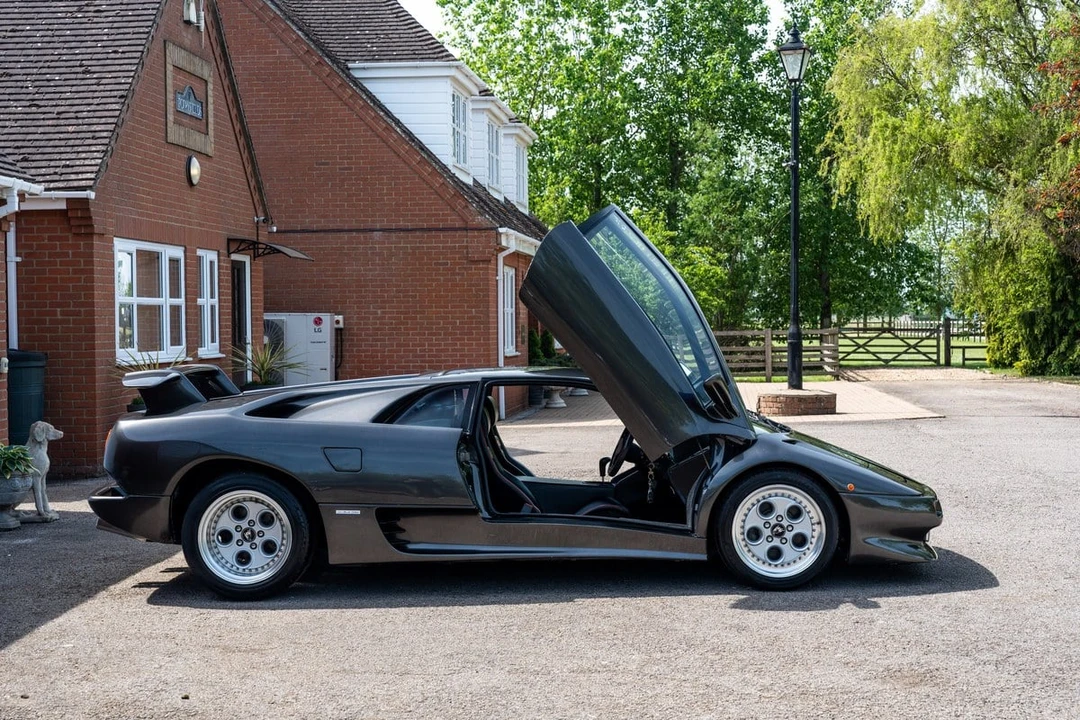 1993 Lamborghini Diablo - Image 8 of 30