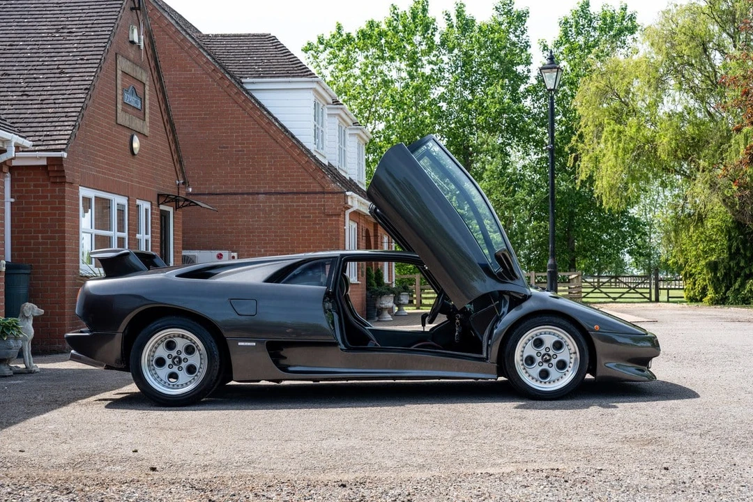 1993 Lamborghini Diablo - Image 9 of 30