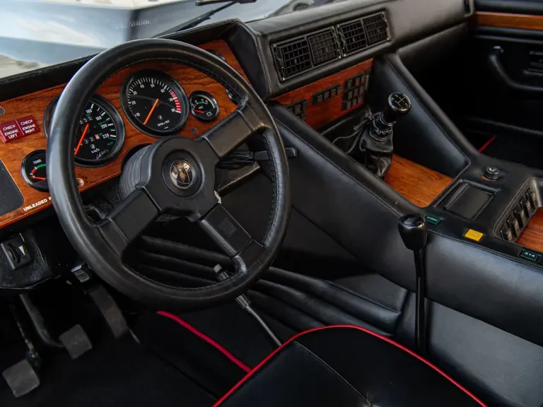1993 Lamborghini LM002 - Image 5 of 31