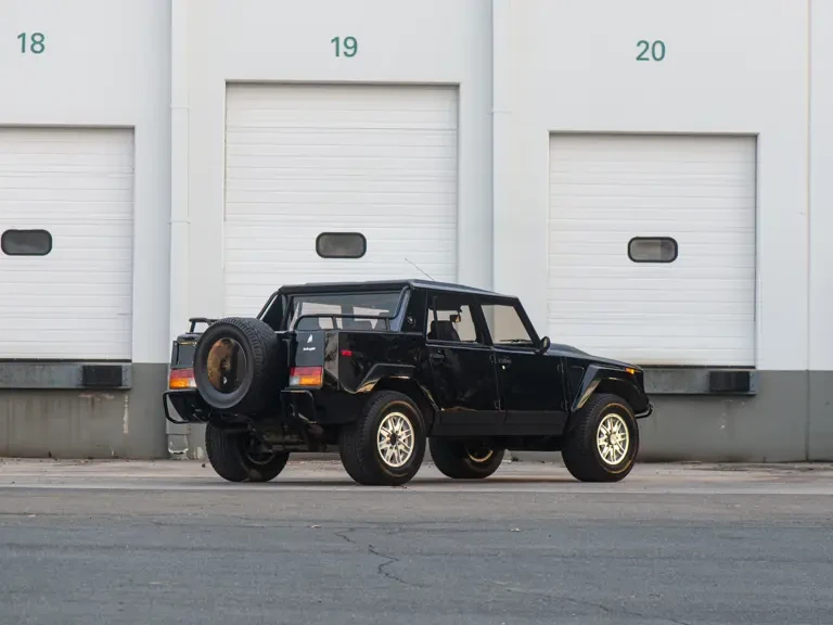 1993 Lamborghini LM002 - Image 3 of 31