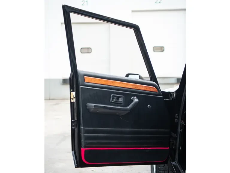 1993 Lamborghini LM002 - Image 25 of 31