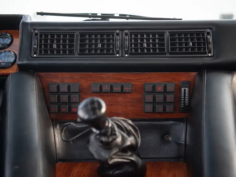 1993 Lamborghini LM002 - Image 16 of 31