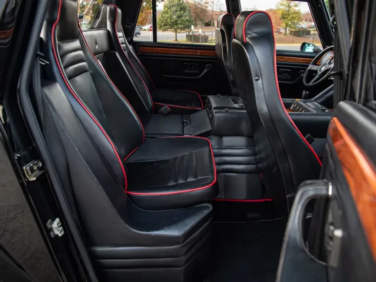 1993 Lamborghini LM002 - Image 19 of 31
