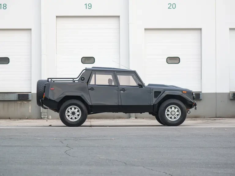 1993 Lamborghini LM002 - Image 6 of 31