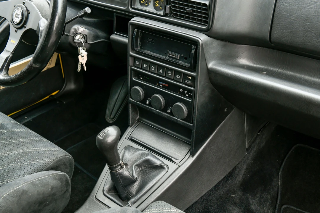 1993 Lancia Delta 1st Gen - Image 16 of 31
