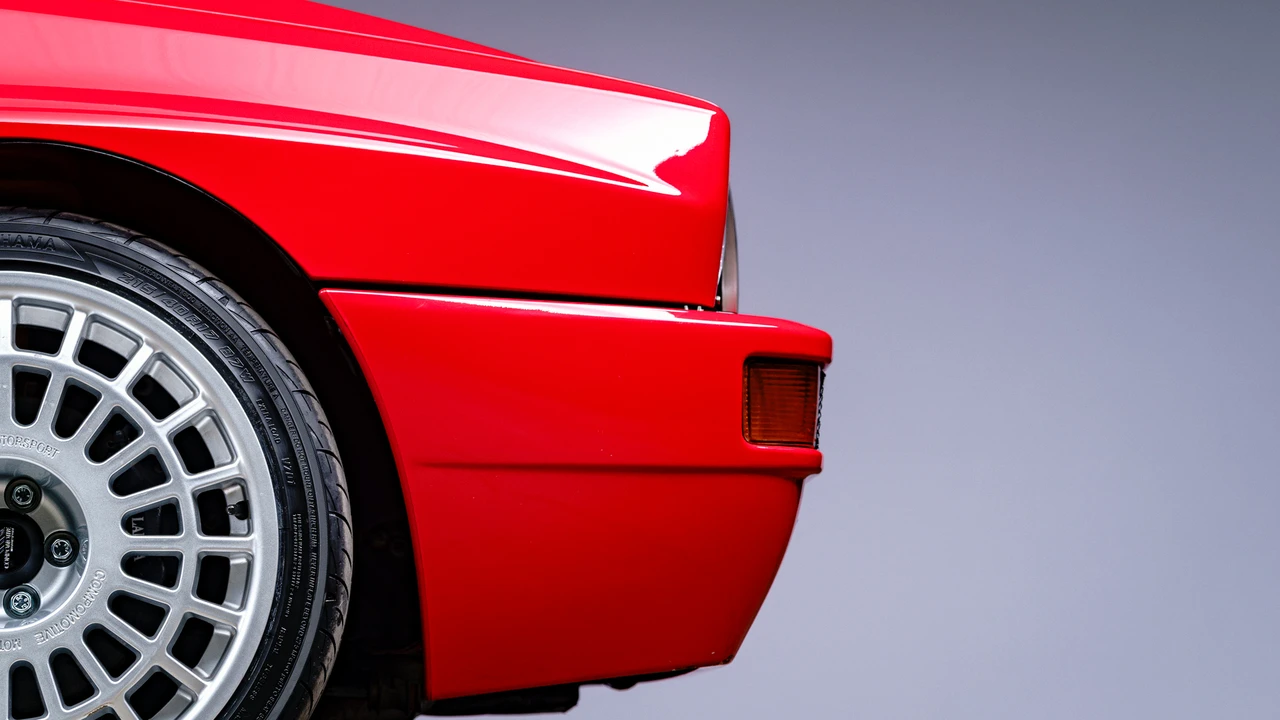 1993 Lancia Delta 2nd Gen - Image 24 of 31