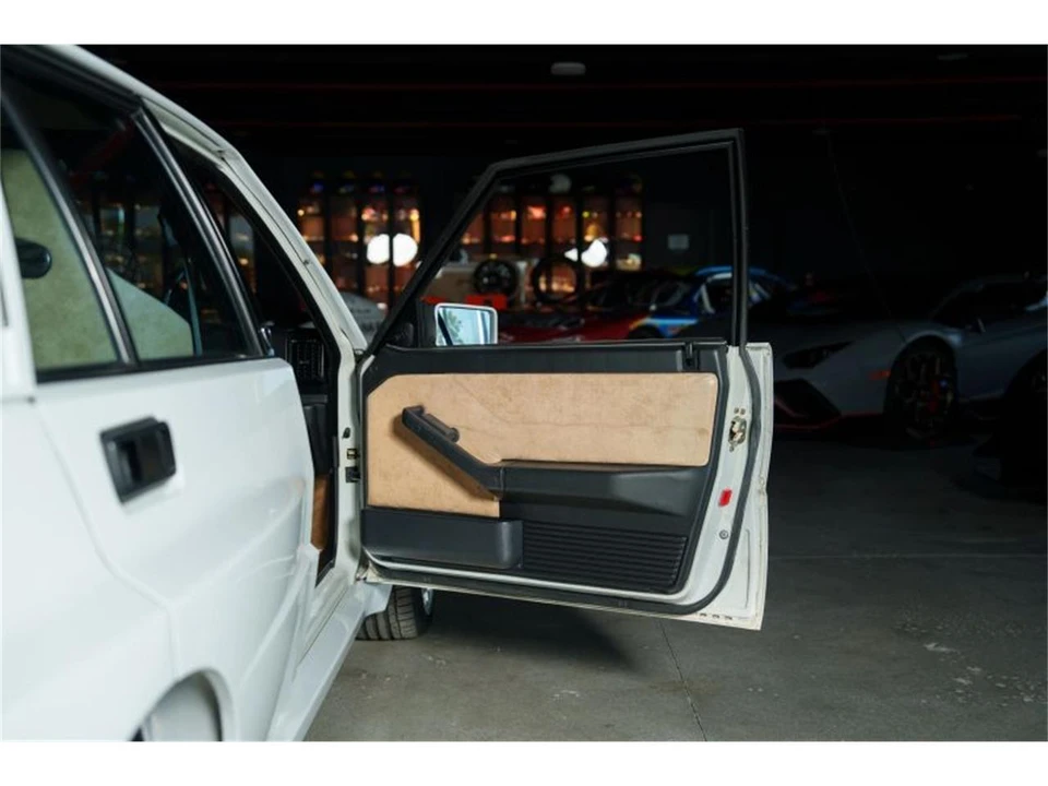 1993 Lancia Delta 1st Gen - Image 14 of 31