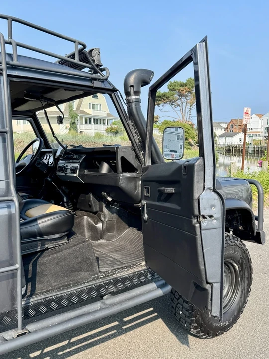 1993 Land Rover Defender 110 - Image 11 of 21