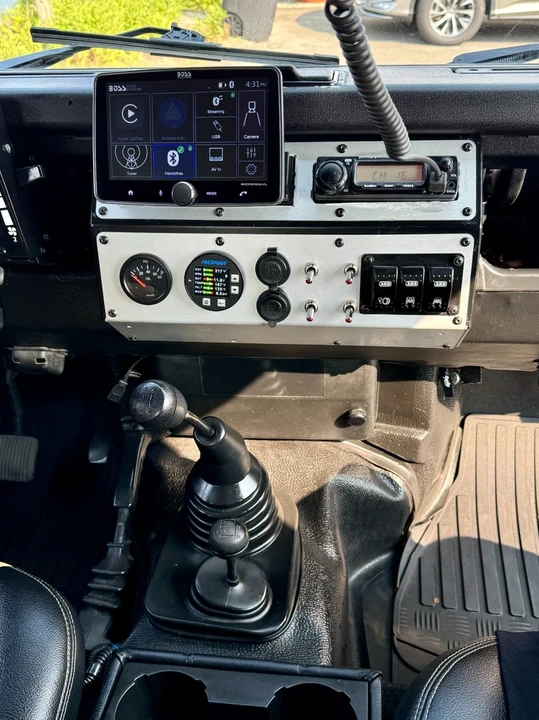 1993 Land Rover Defender 110 - Image 15 of 21