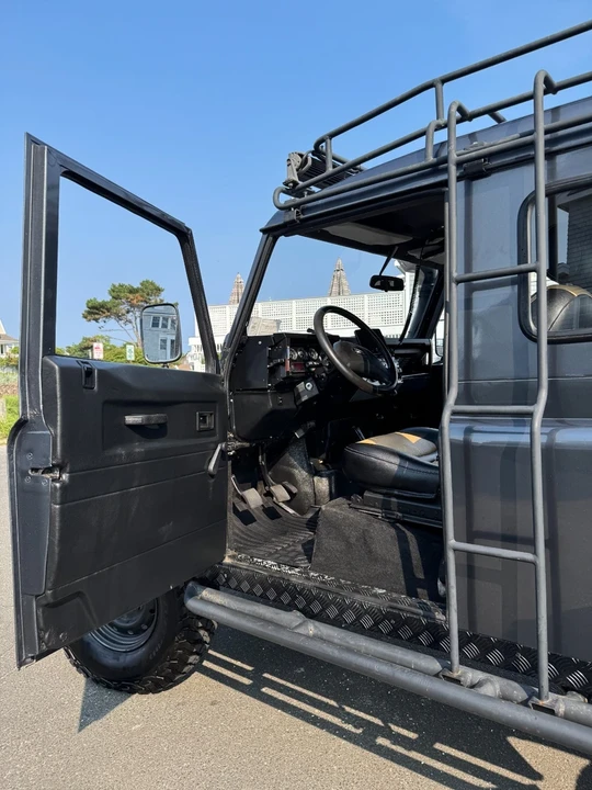 1993 Land Rover Defender 110 - Image 12 of 21