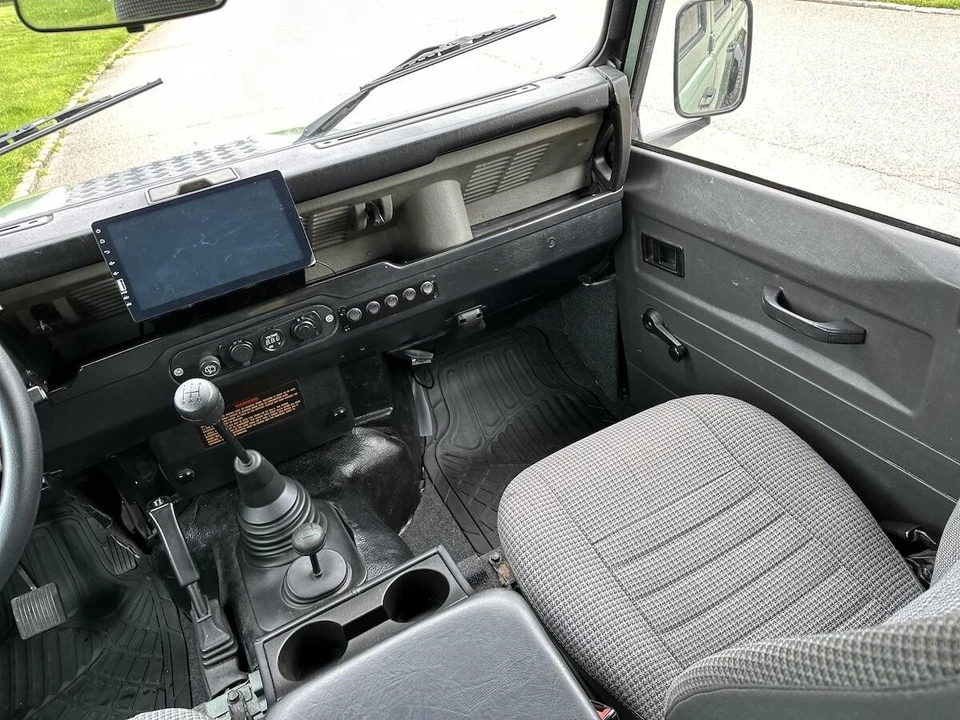 1993 Land Rover Defender 110 - Image 5 of 12