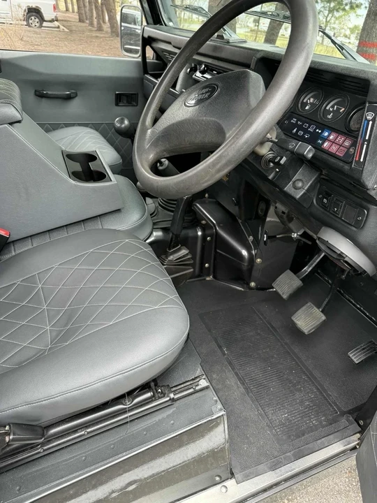 1993 Land Rover Defender 130 - Image 11 of 13