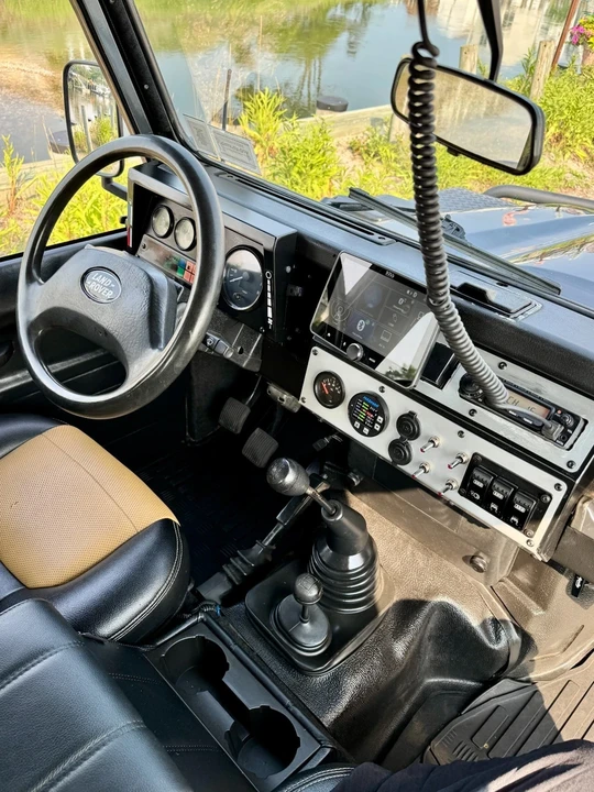 1993 Land Rover Defender 110 - Image 13 of 21