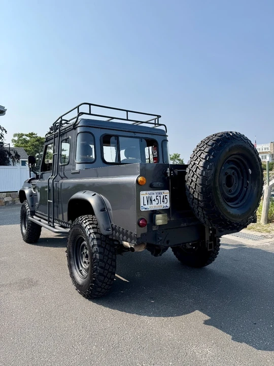 1993 Land Rover Defender 110 - Image 6 of 21