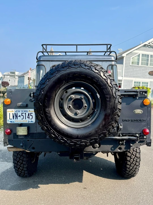 1993 Land Rover Defender 110 - Image 4 of 21