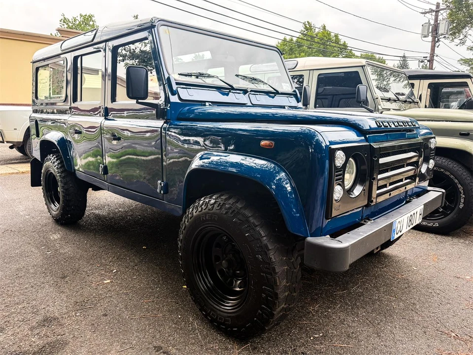 1993 Land Rover Defender 110 - Image 2 of 31