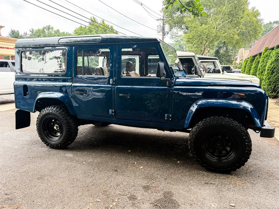 1993 Land Rover Defender 110 - Image 3 of 31