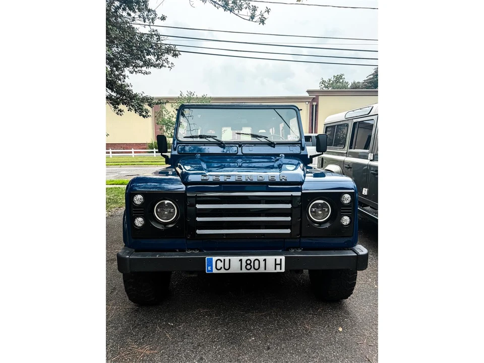 1993 Land Rover Defender 110 - Image 4 of 31