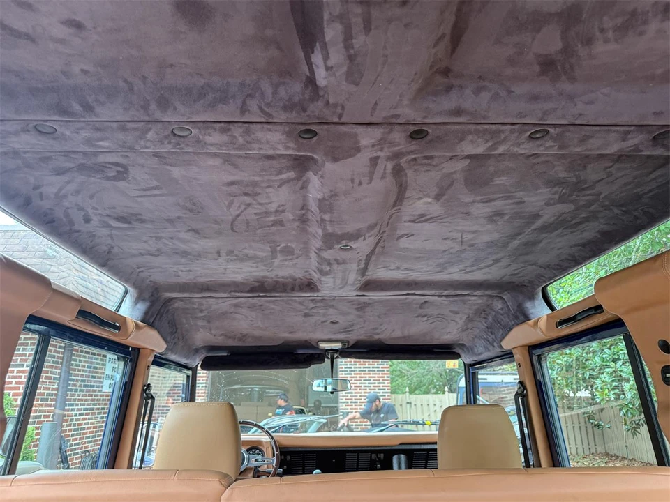 1993 Land Rover Defender 110 - Image 17 of 31