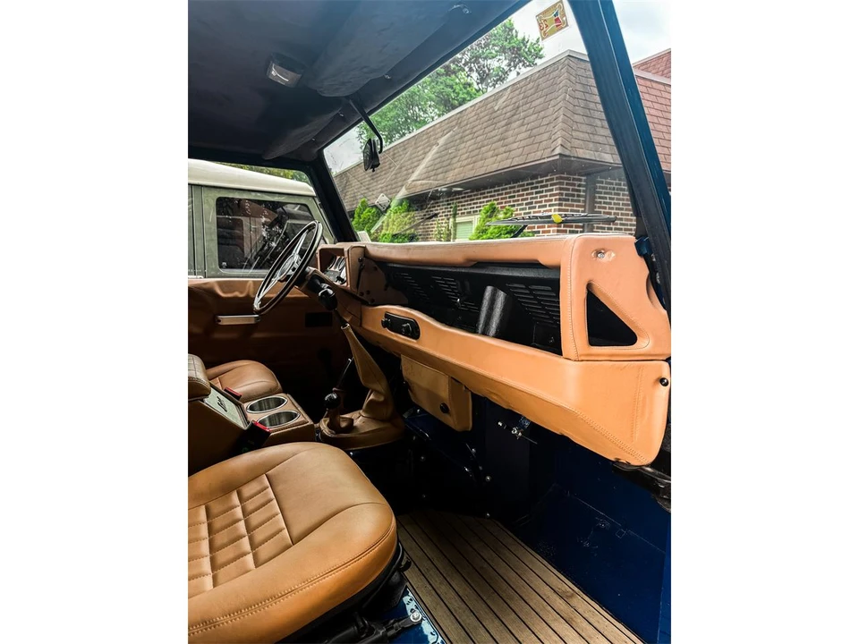1993 Land Rover Defender 110 - Image 23 of 31