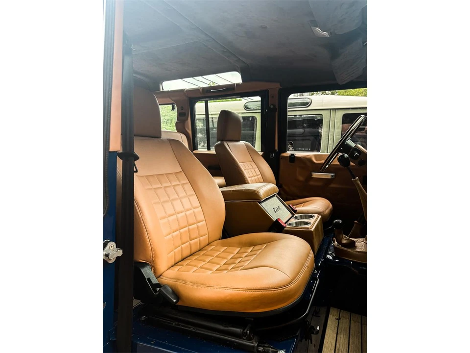 1993 Land Rover Defender 110 - Image 24 of 31