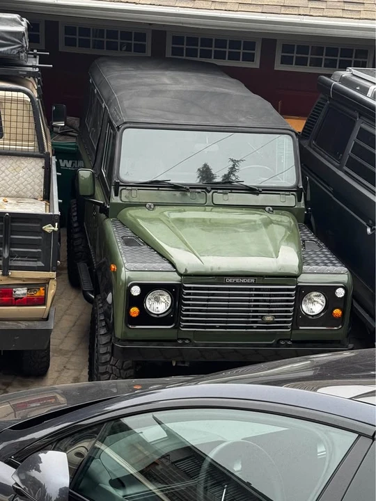 1993 Land Rover Defender 110 - Image 3 of 11