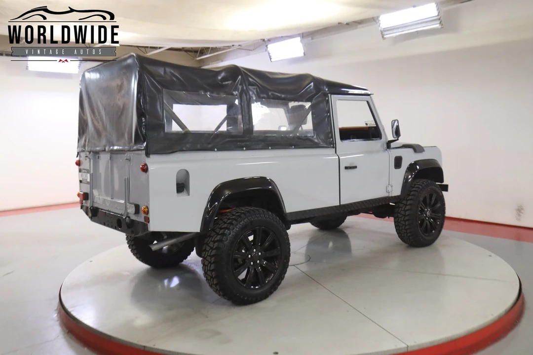 1993 Land Rover Defender 110 - Image 6 of 12