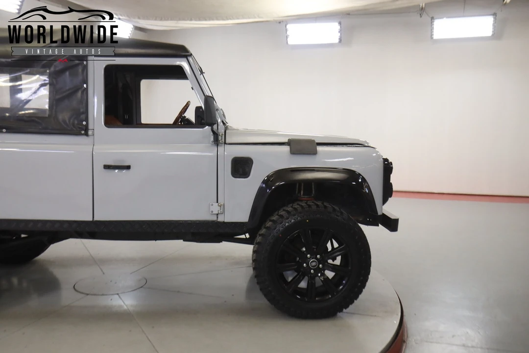 1993 Land Rover Defender 110 - Image 8 of 12