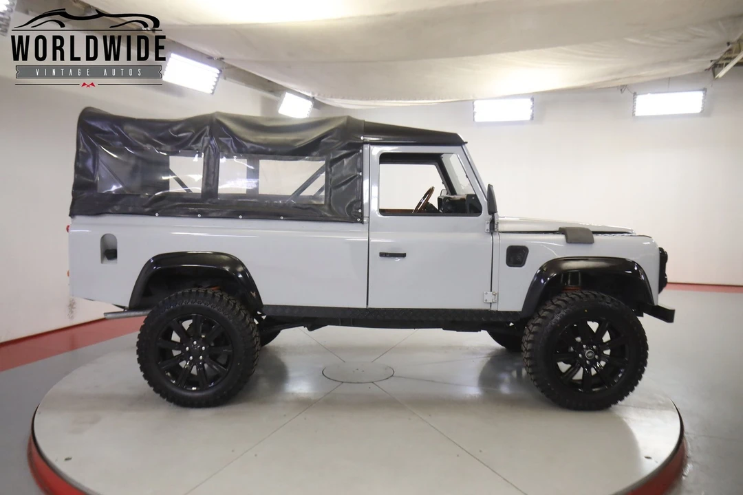 1993 Land Rover Defender 110 - Image 4 of 12