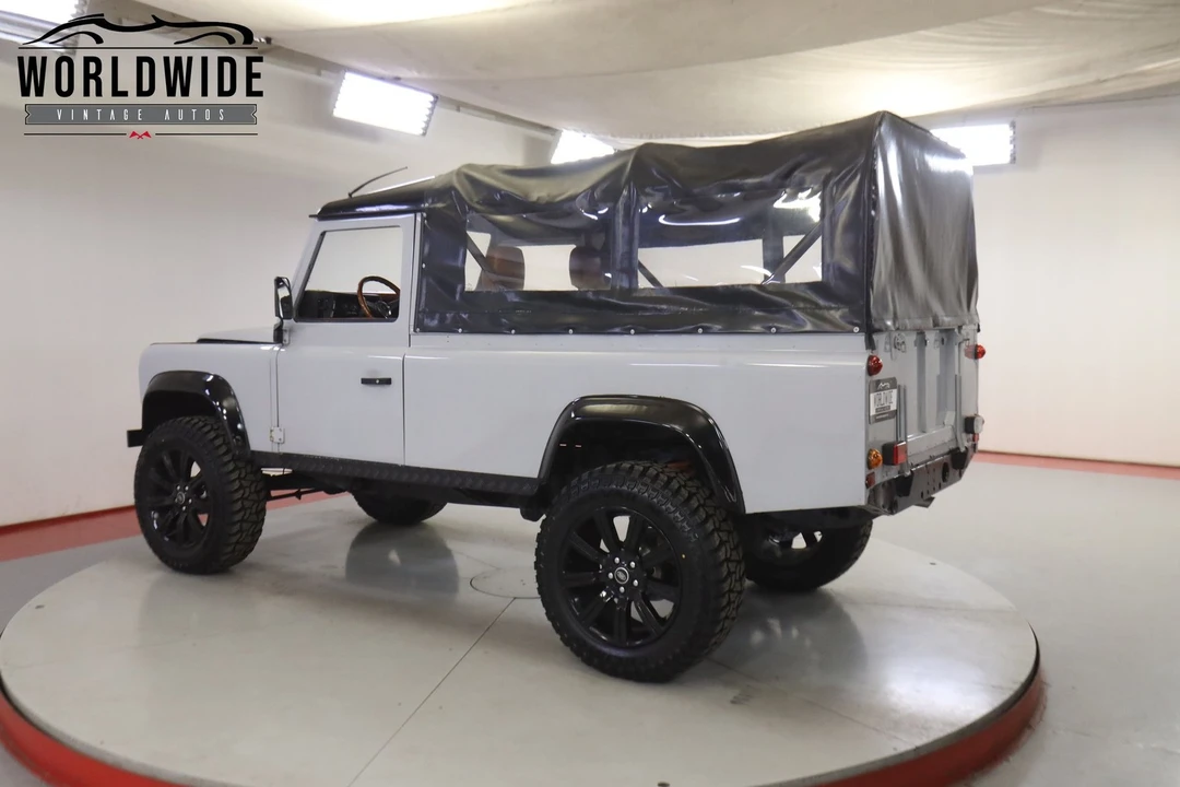 1993 Land Rover Defender 110 - Image 5 of 12