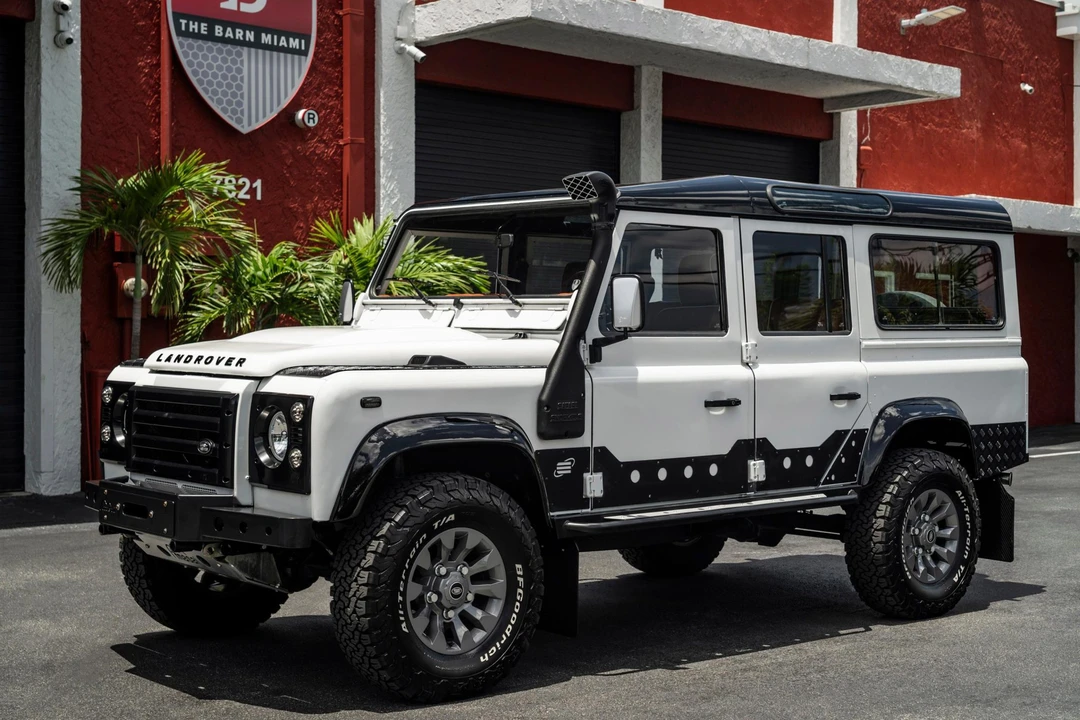 1993 Land Rover Defender 110 - Image 5 of 31