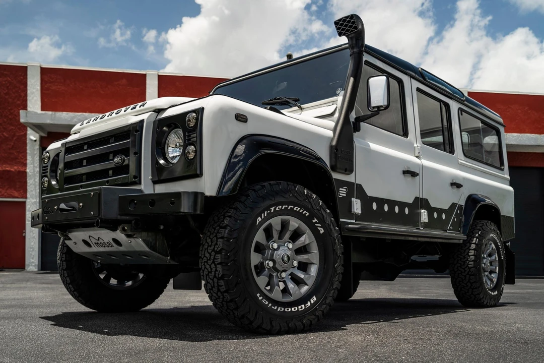 1993 Land Rover Defender 110 - Image 6 of 31