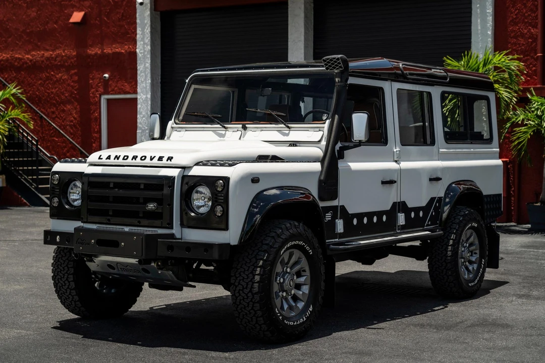 1993 Land Rover Defender 110 - Image 2 of 31