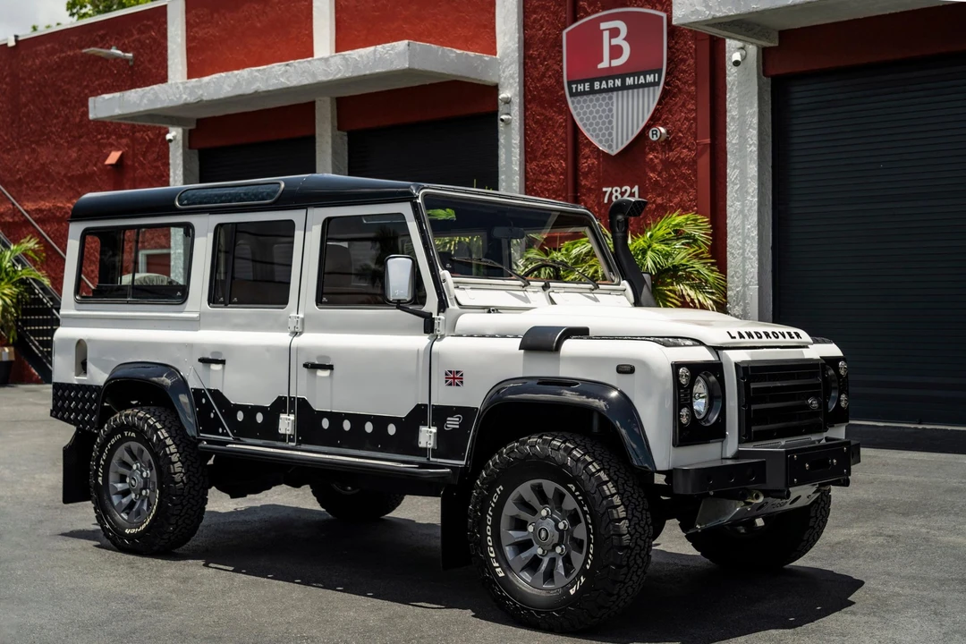 1993 Land Rover Defender 110 - Image 15 of 31