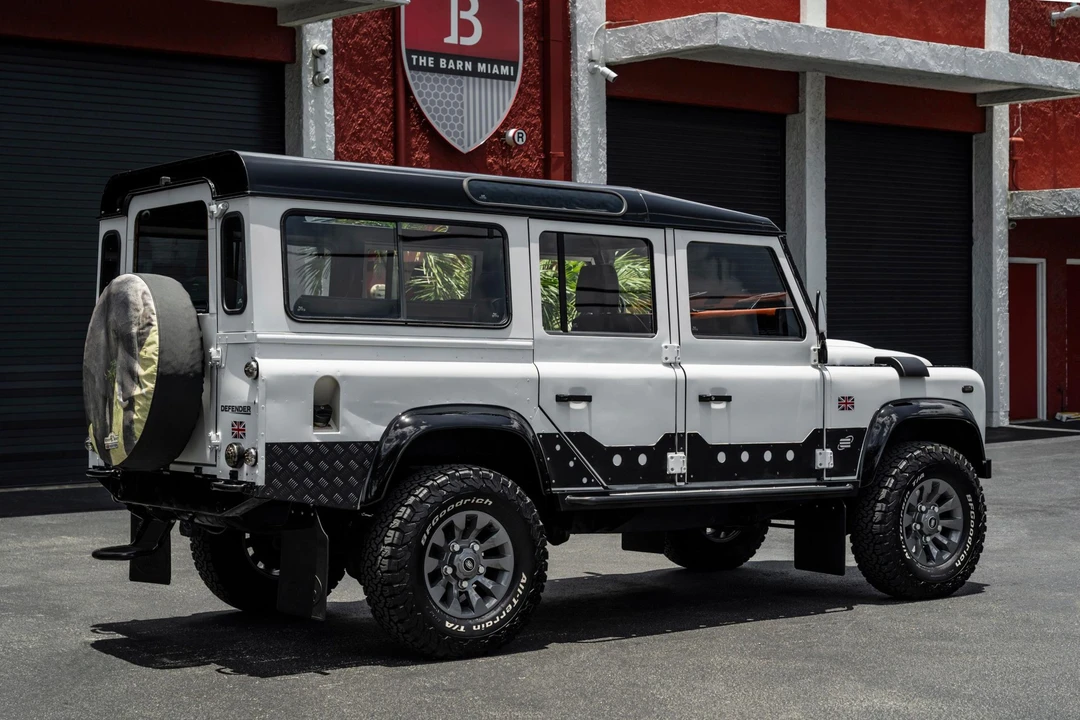 1993 Land Rover Defender 110 - Image 13 of 31