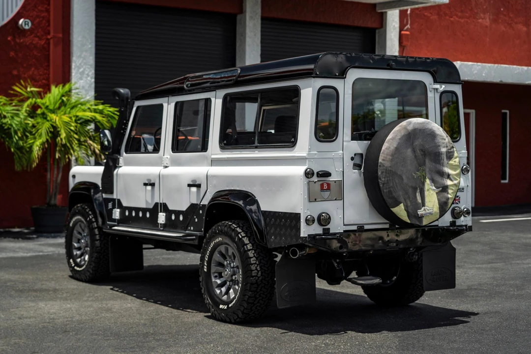 1993 Land Rover Defender 110 - Image 10 of 31