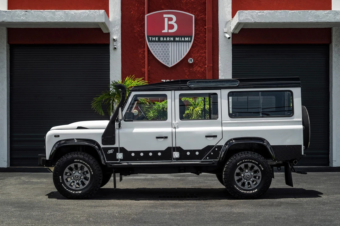 1993 Land Rover Defender 110 - Image 8 of 31