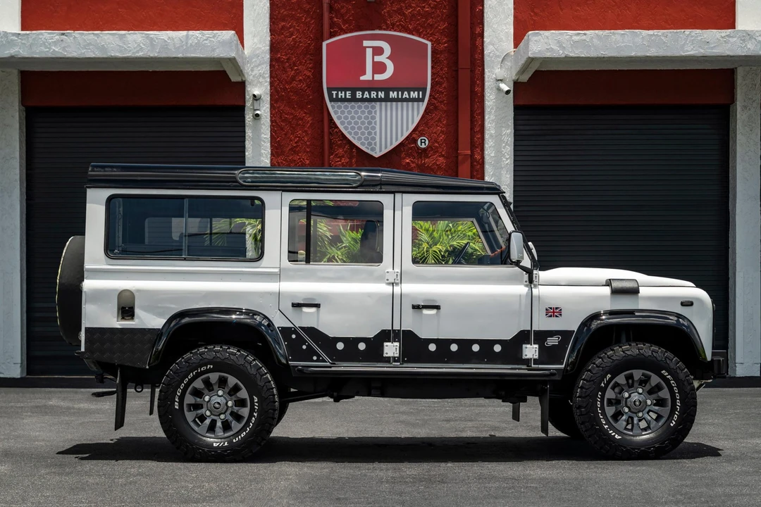 1993 Land Rover Defender 110 - Image 14 of 31